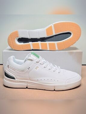 🆕 ON Cloud Women's 9 "The Roger" Casual/Tennis Sneaker. White/sage - MSRP $200